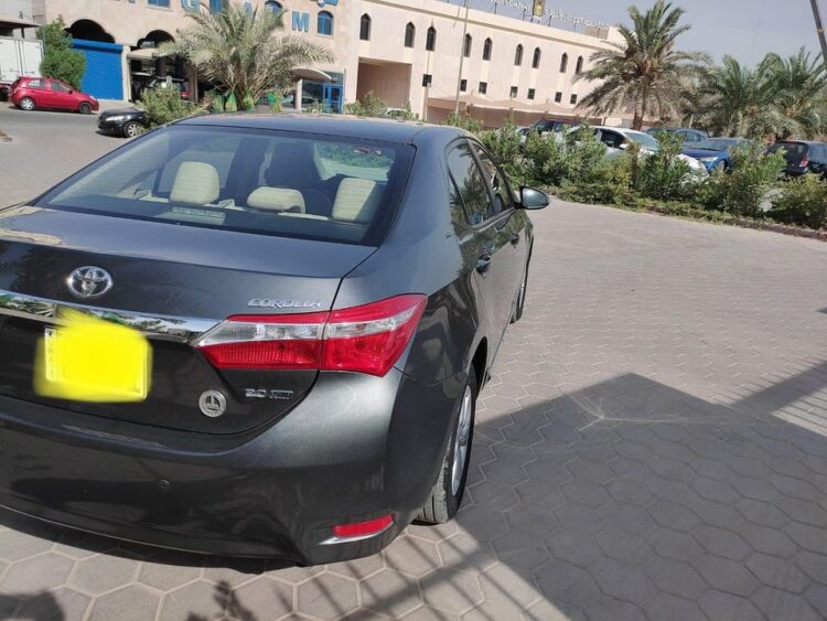 سيارات تويوتا كورولا مستعملة رخيصة بالتقسيط للبيع في الكويت