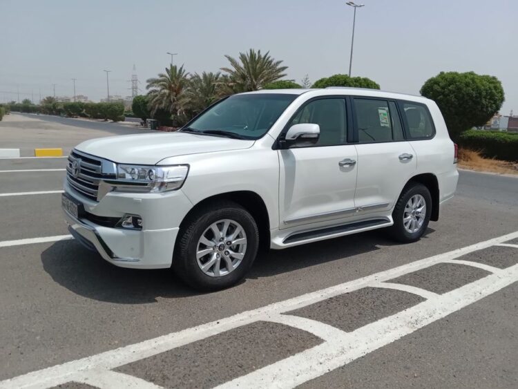 سيارات تويوتا لاندكروزر للبيع  في الكويت