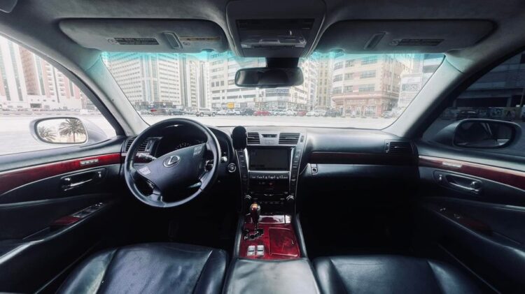 سيارات لكزس دفع رباعي وارد اليابان للبيع في الامارات