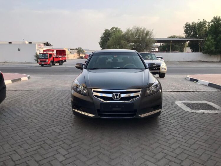 سيارات مستعملة للبيع هوندا اكورد بسعر رخيص في الامارات دبي