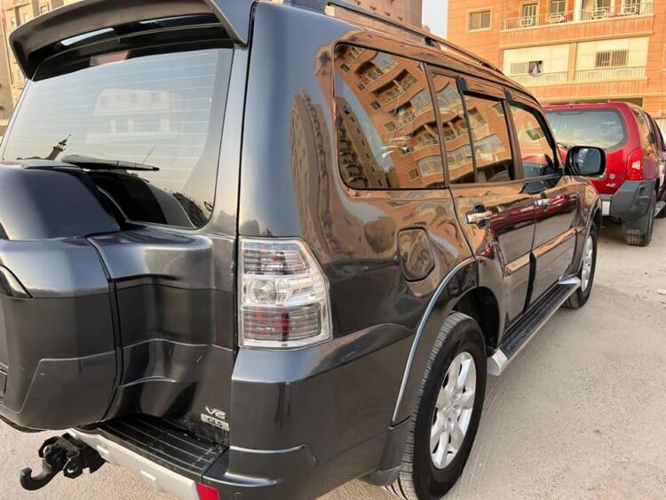 سيارات مستعملة ميتسوبيشي باجيرو ارخص اسعار للبيع في الكويت
