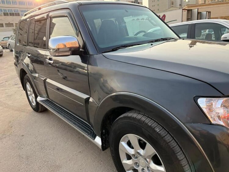 سيارات مستعملة ميتسوبيشي باجيرو ارخص اسعار للبيع في الكويت