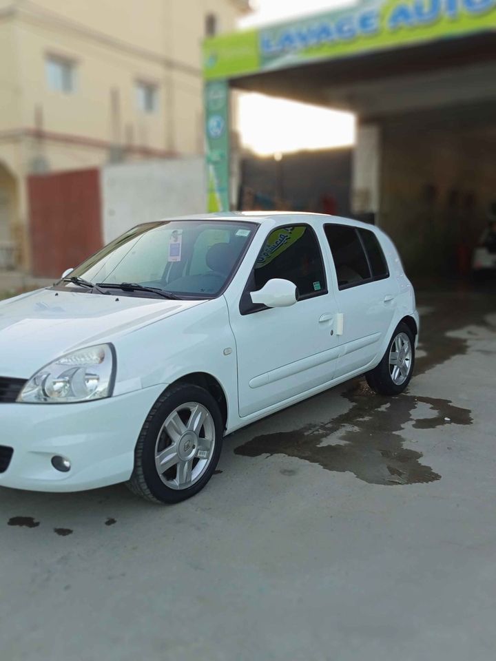 اسعار سيارات رينو كليو مستعملة للبيع في الجزائر 